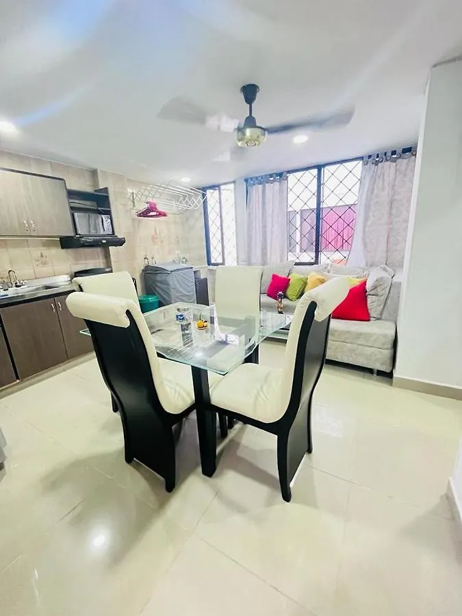 Apartamento En El Rodadero Cerca Al Mar Wifi Y Parqueadero Santa Marta  Apartment Santa Marta (Magdalena)